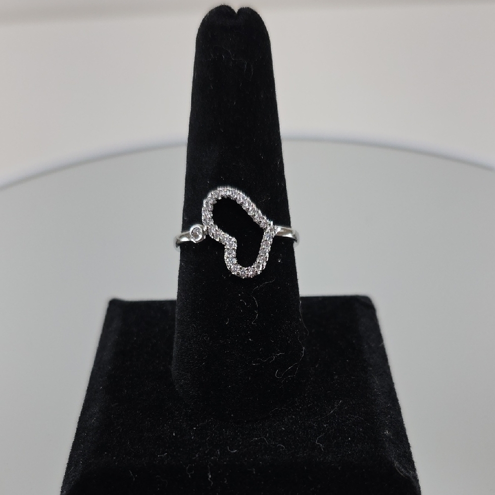 Elegant Silver Heart Ring Size 7.75 - Picture 1 of 5
